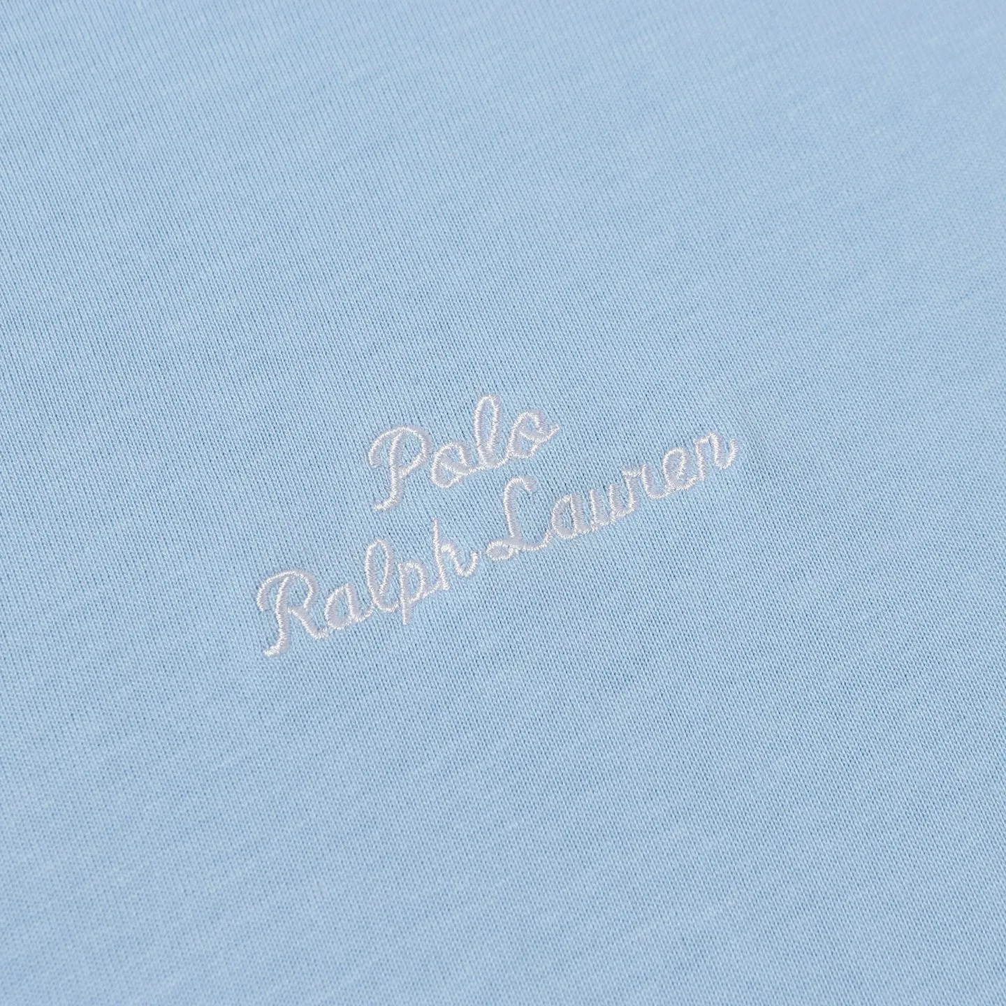 P126 Style number: 506 Ralph Lauren/Ralph Lauren 25ss summer new round-neck T-shirt with English letter embroidery. The main logo on the neck has a QR code mark, which can be scanned for verification. The detailed English letter logo embroidery is all high-density and made with imported Tajima machines, which distinguishes low-quality products on the market. 32 counts, 240g hydrophilic toner, 100% cotton fabric, comfortable and soft, highly breathable, focusing on high-end cost-effectiveness, needless to say good quality. Available in a variety of colors, both boys and girls can try this genderless style, giving them a yuppie tone in no time. Immerse yourself in your leisurely style, and have your own style in retro. Natural, vivid and very French romantic feelings, perfectly integrating youthful atmosphere and trend. Color: black, white, green, sky blue Size: S-xL S Shoulder width 44 Bust 104 Sleeve length 23 Clothing length 72 M Shoulder width 45 Bust 108 Sleeve length 24 Clothing length 74 L Shoulder width 46 Bust 112 Sleeve length 25 Clothing length 76 xL Shoulder width 47 Bust 116 Sleeve length 26 Clothing length 78